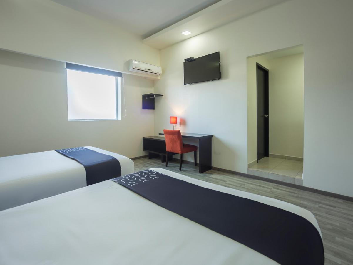 Smart Hotel Monterrei Exterior foto